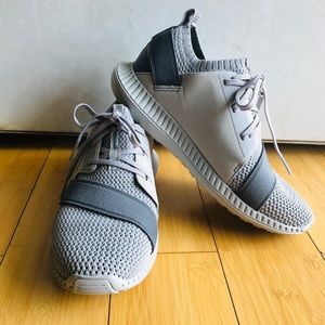 Under Armour Running shoe size 6